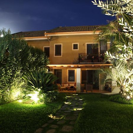 Domus Aurige Bed & Breakfast Messina Bagian luar foto