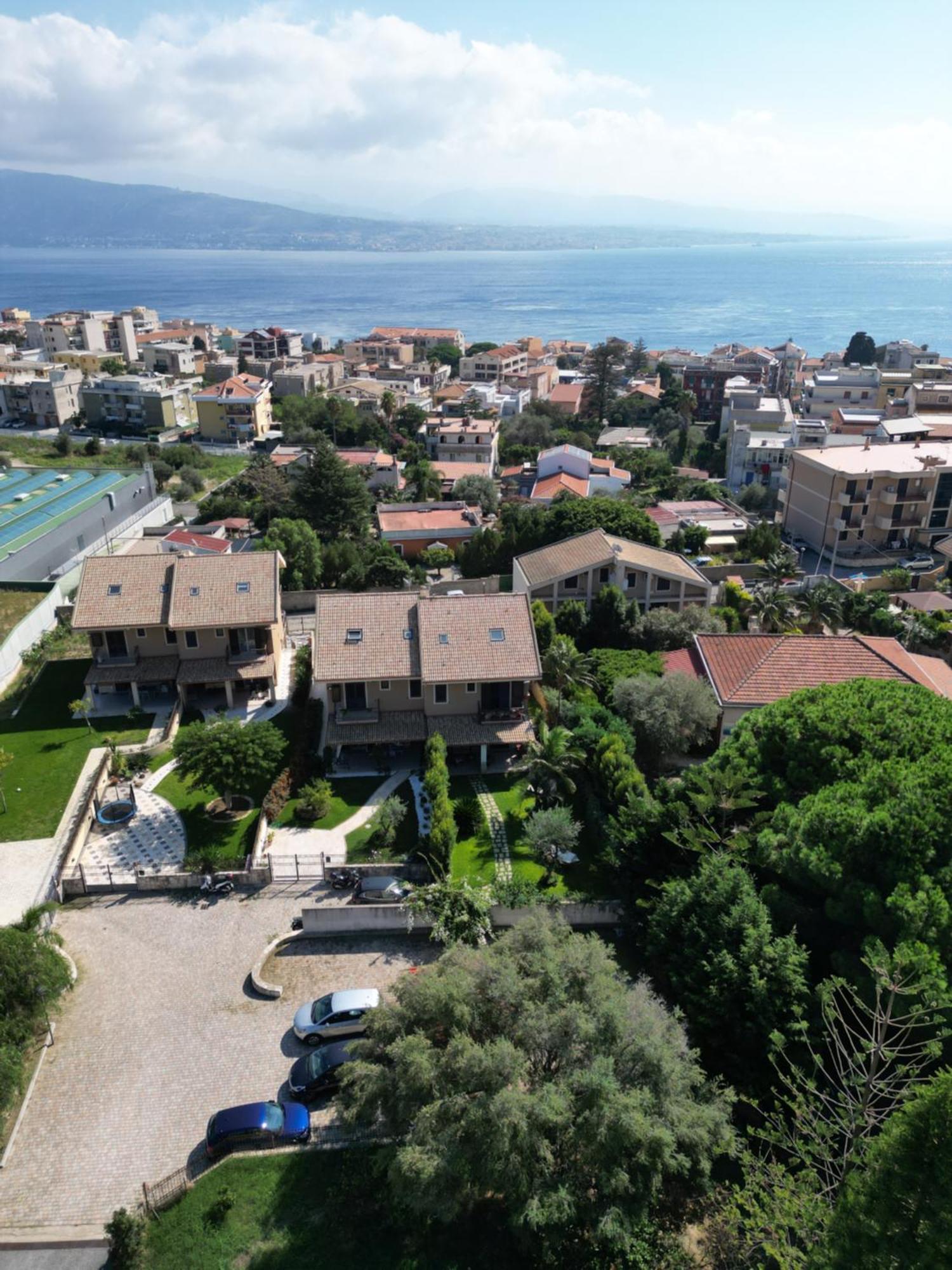 Domus Aurige Bed & Breakfast Messina Bagian luar foto