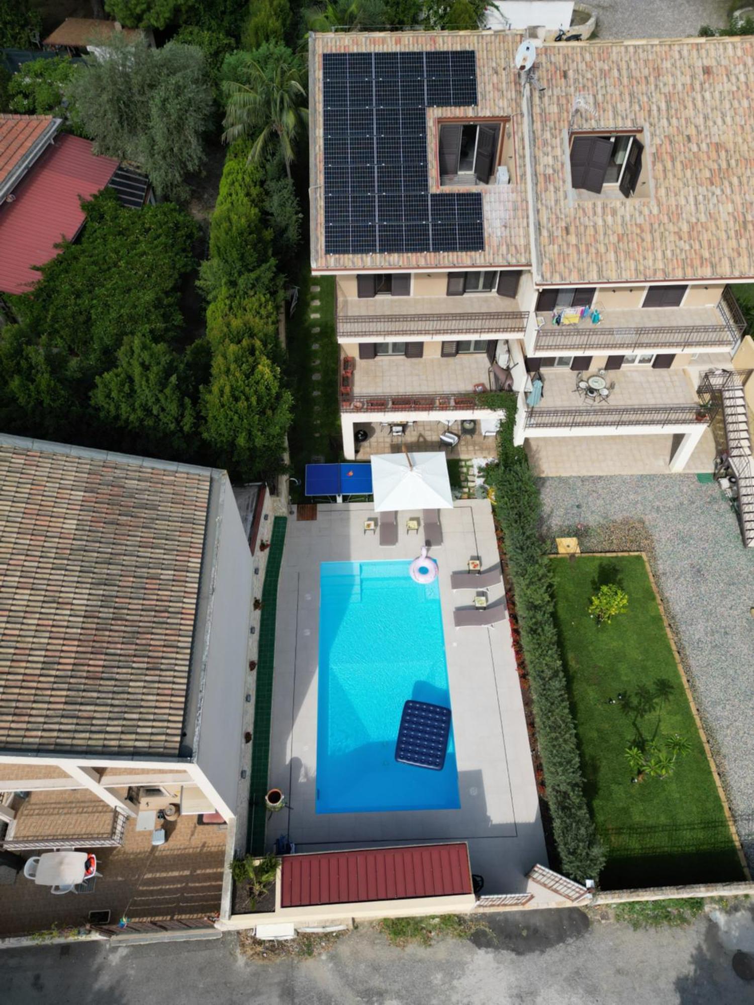 Domus Aurige Bed & Breakfast Messina Bagian luar foto