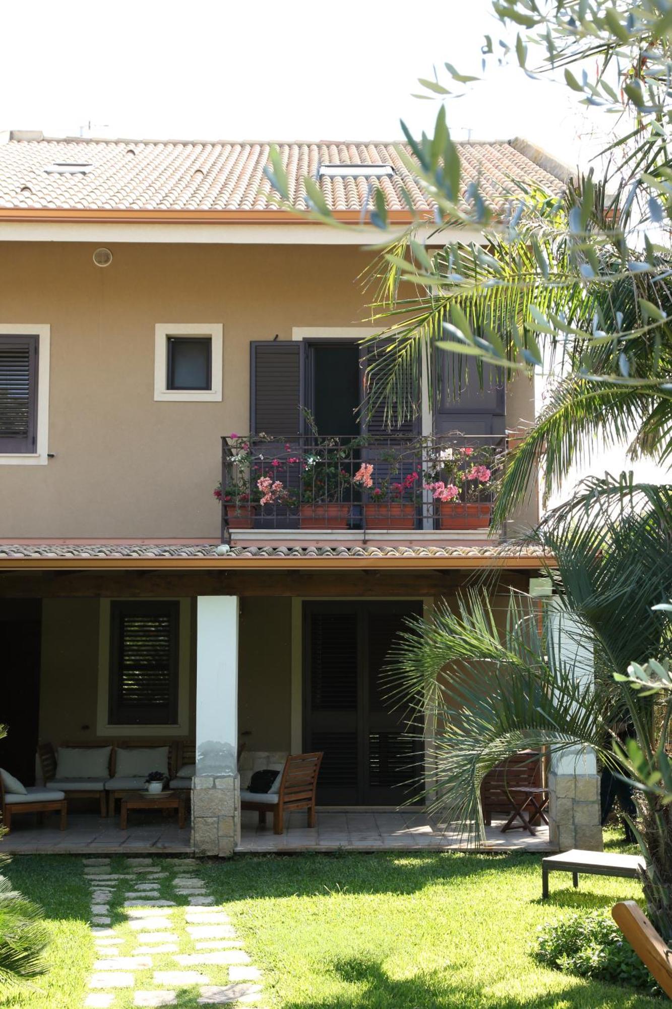 Domus Aurige Bed & Breakfast Messina Bagian luar foto