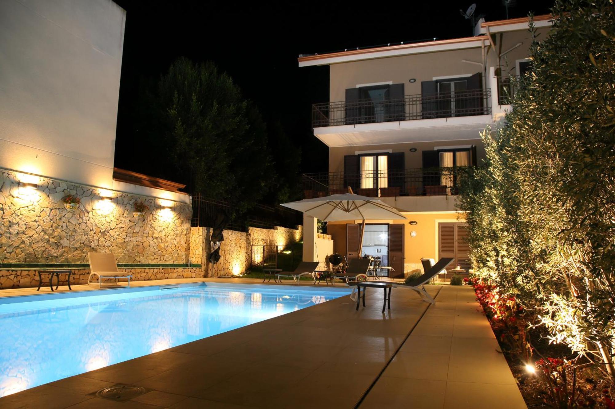 Domus Aurige Bed & Breakfast Messina Bagian luar foto